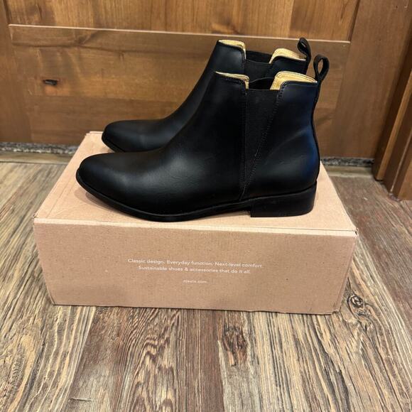 Nisolo Eva Everyday Chelsea Commuter Leather Boot 9 Black - Picture 8 of 9